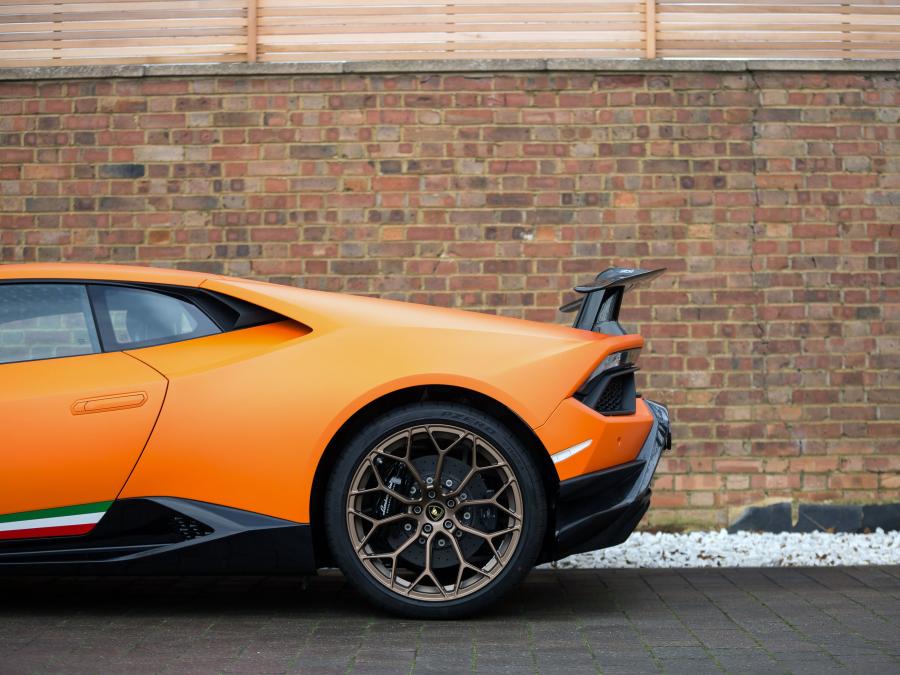 Детали экстерьера Lamborghini Huracan Performante (LB724) 2017 года  (UK) (фото 9 из 24)